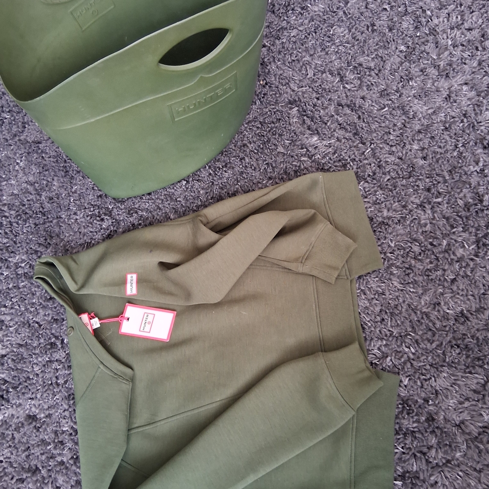 Hunter Olive Green Pullover